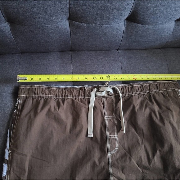 Mantaray Men's Cargo Swimwear, Brown with blue pattern. Size 3XL - Picture 2 of 4